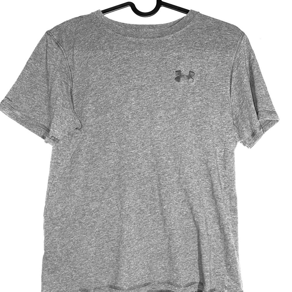 Under Armour Large Gray T-Shirt